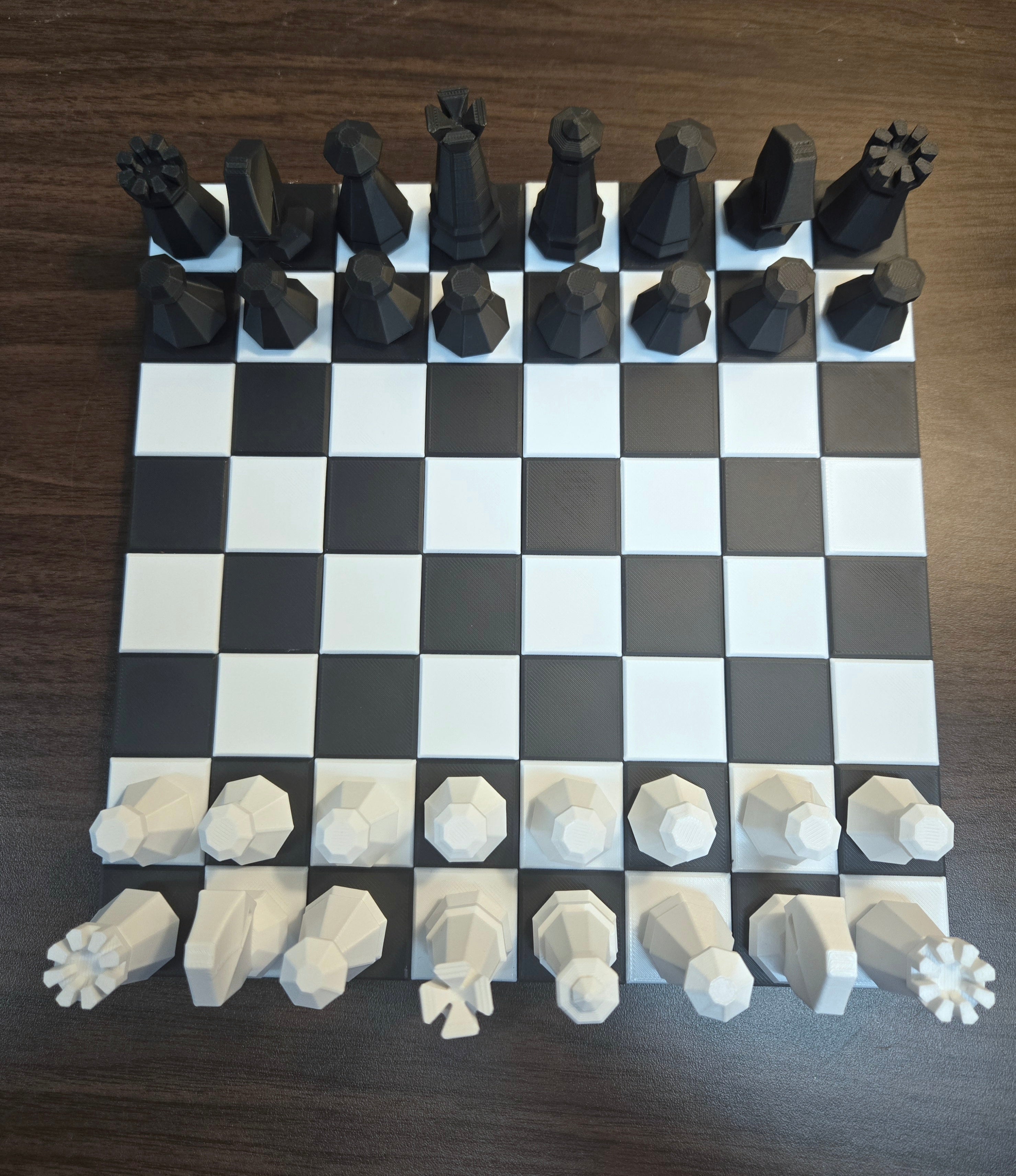 Modern Folding Travel Chess Board & Complete Piece Set
