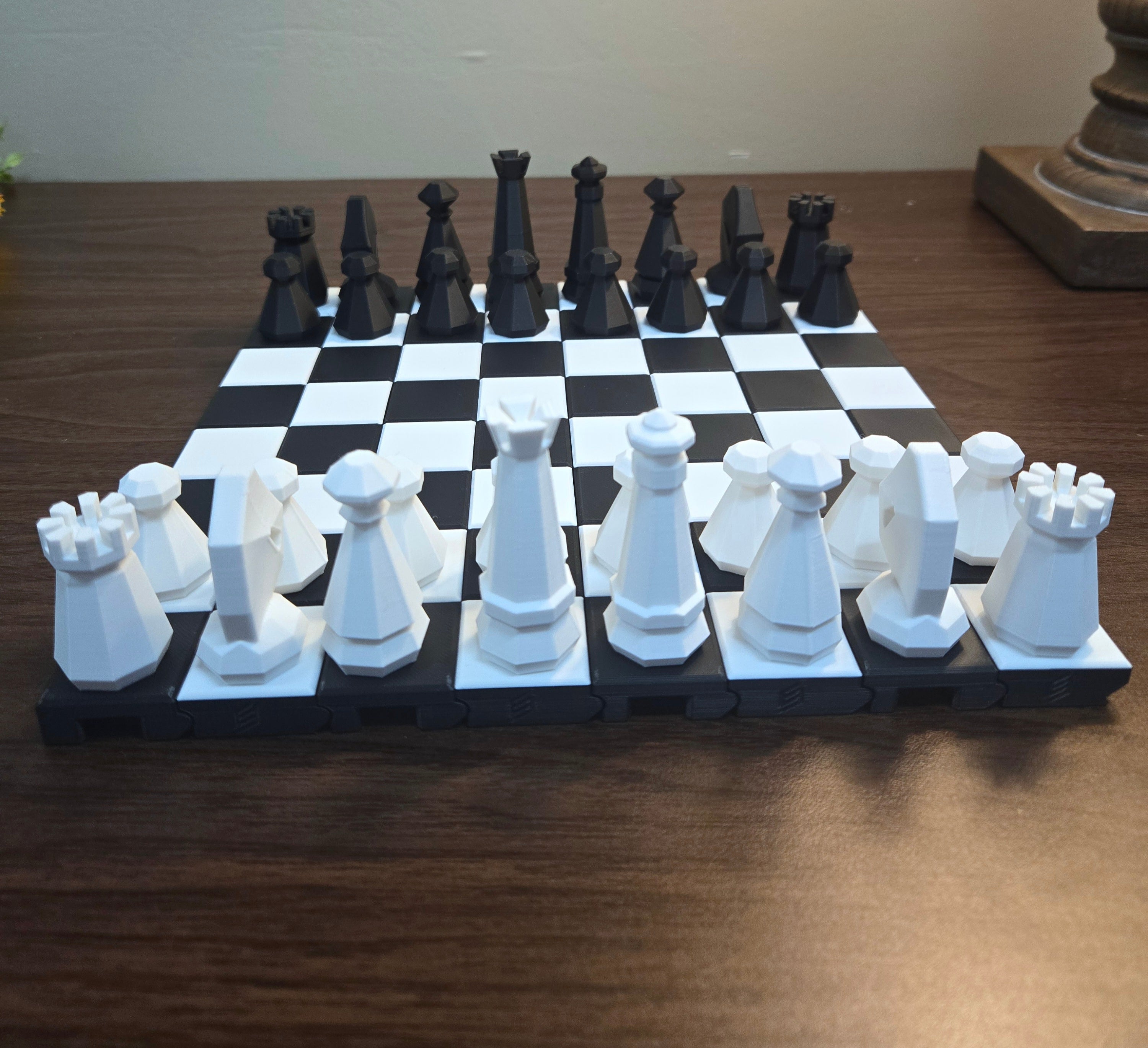 Modern Folding Travel Chess Board & Complete Piece Set